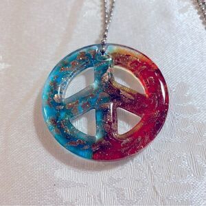 Murano Glass Peace Sign Pendant Necklace on Silver Tone Chain 20” Gorgeous